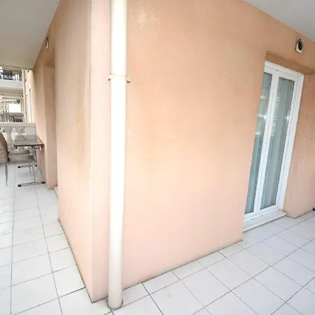 Palais Des Domes Piscine Et Parking Apartmán *